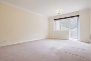 Lounge/Diner- click for photo gallery